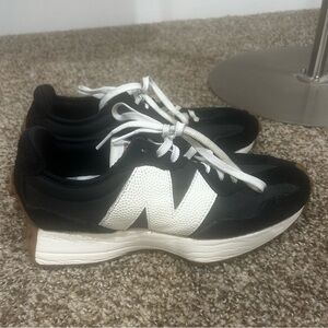 New Balance 327 Black with White/Gum